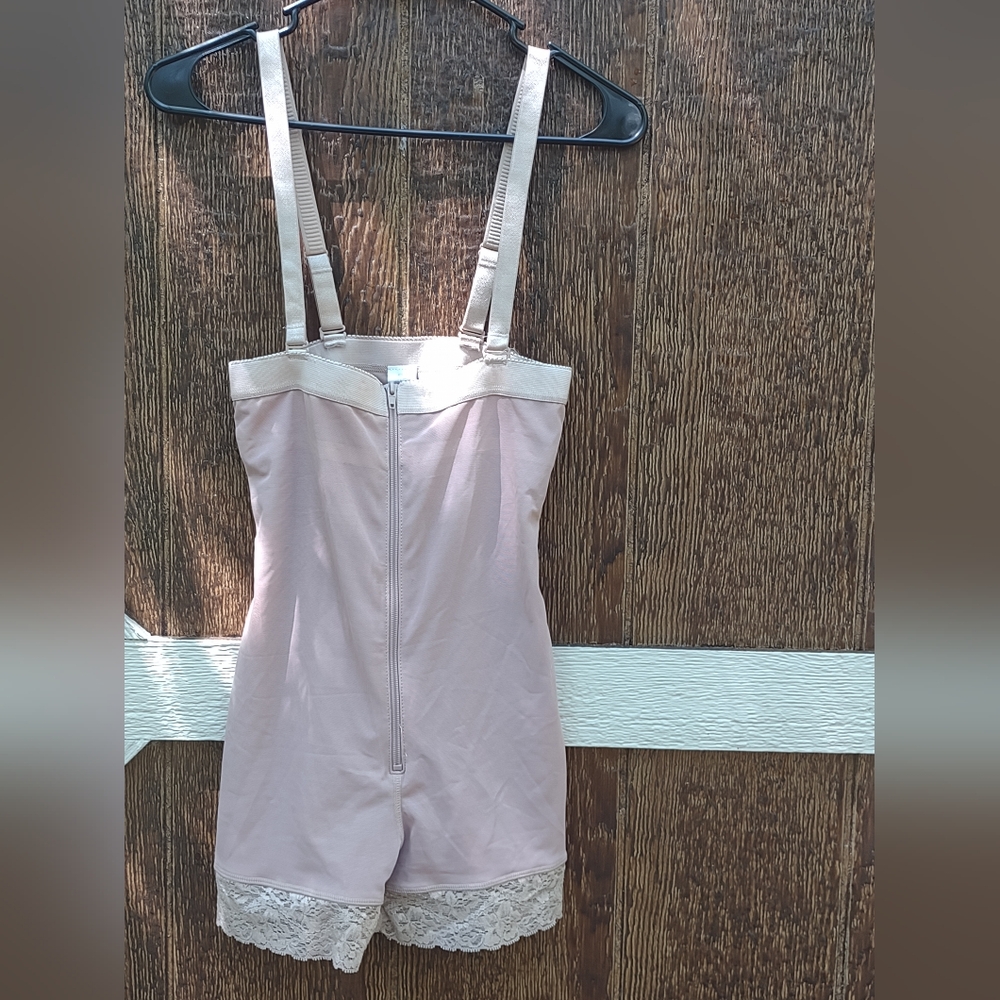 Women's postpartum compression girdle Size L nude